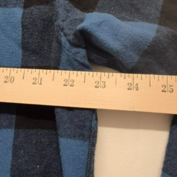 Magellan Outdoor‎ Men's Classic Fit Blue/Black Plaid Button Up Shirt LG - Picture 11 of 11